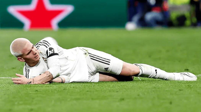 百度体育在线直播-马斯坦托诺两月仅出场60分钟，皇马生涯陷低谷|皇家马德里|阿韦洛亚|比赛|球队|执教_新浪体育_新浪新闻